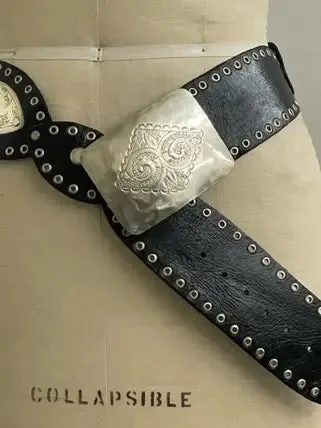 OVAL LEATHER BELT