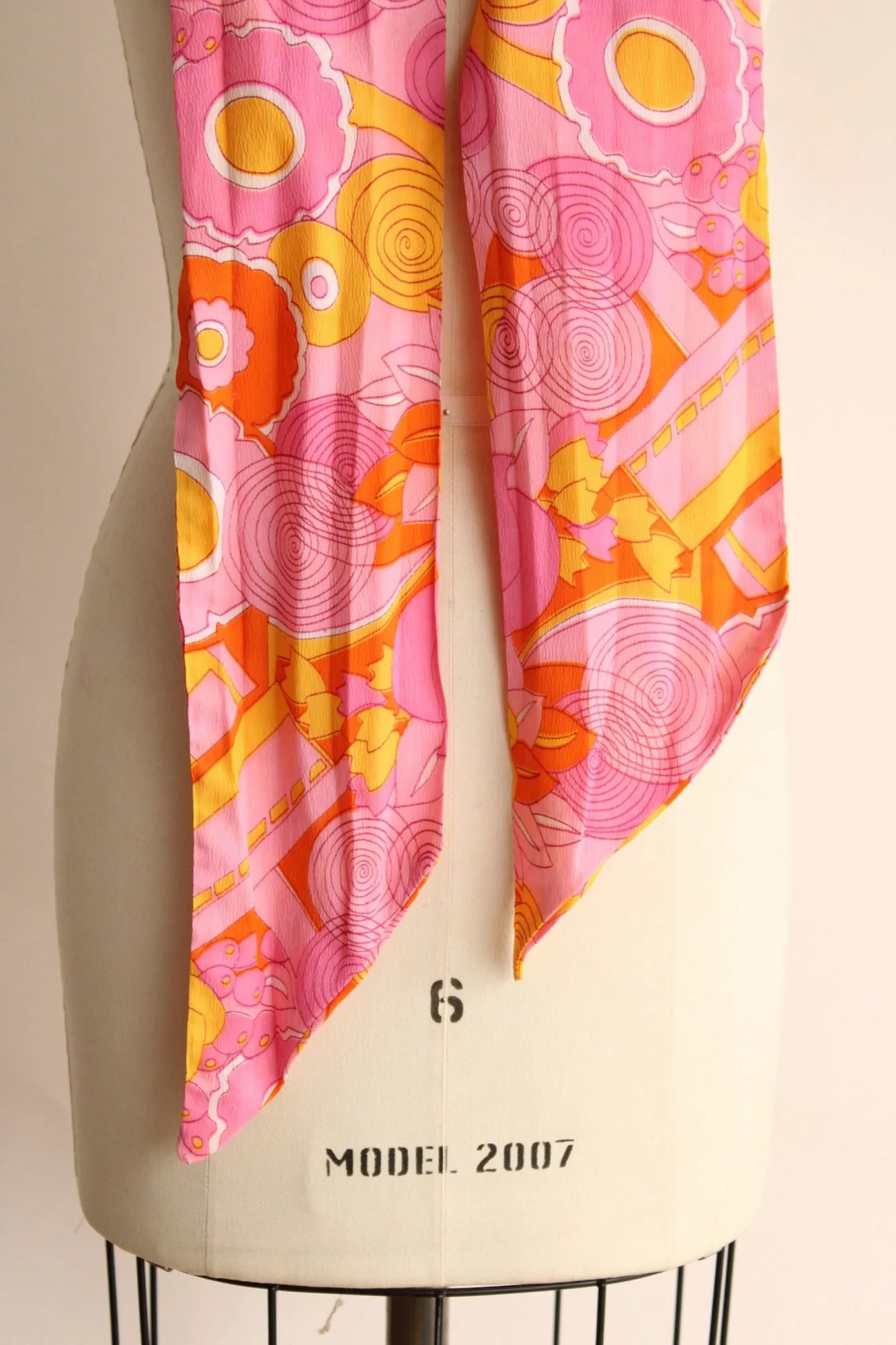 Vintage 1960s Psychedelic Floral Print Rectangle Headscarf